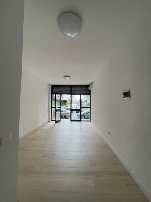 Shop with area 35 m2, babe rexha street, 70 thousand euros with mortgage