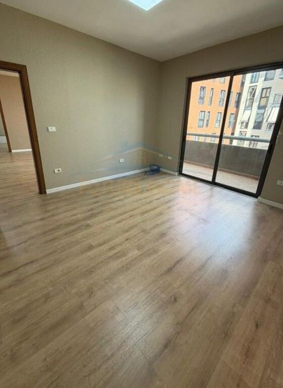 Qera, Apartament 2+1+2, Rruga e Kosovarëve, Tiranë.