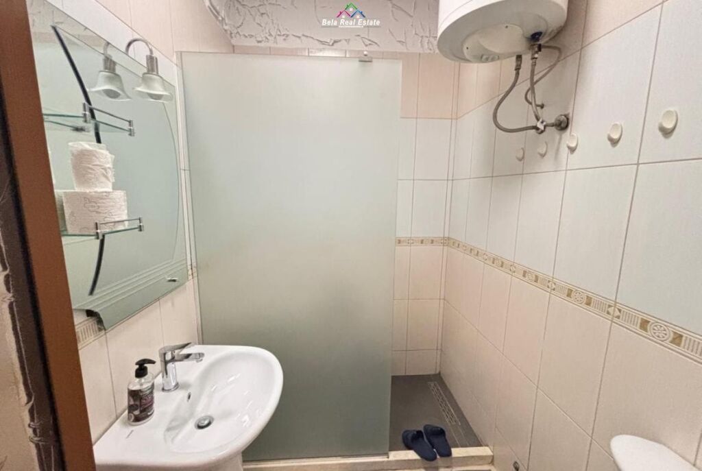 Appartamento In Affitto 1+1 Vicino Al Giardino Botanico (ID B2101548) Tirana