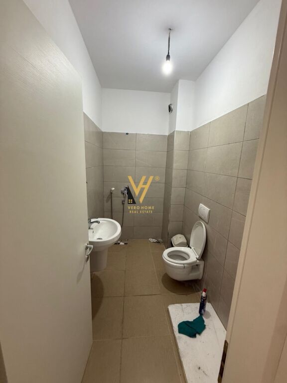UFFICIO 100 M2 IN AFFITTO IN VIA BOGDANEVE 70.000 LEKE