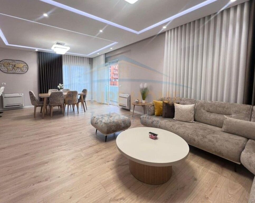 Qera, Apartament 3+1+2+2 Poste parkimi, Shkolla e Kuqe, Tiranë..