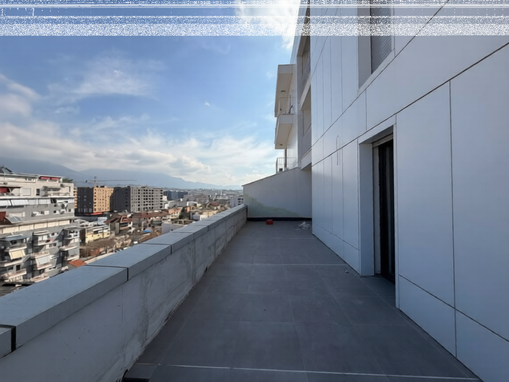 apartment 2+1+2+veranda for sale on "Hoxha Tasim" Street in Xhamllik!