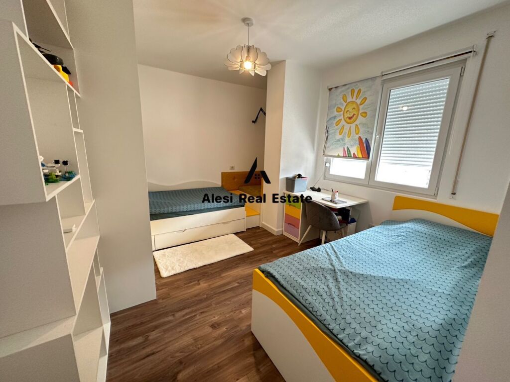 🏢 Appartamento 2+1+2 in affitto 📍 Indirizzo: Rruga e Kosovarëve – Tirana💶 Prezzo: 1300 € / mese