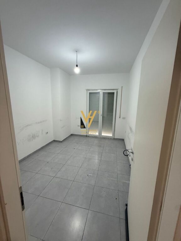 UFFICIO 100 M2 IN AFFITTO IN VIA BOGDANEVE 70.000 LEKE
