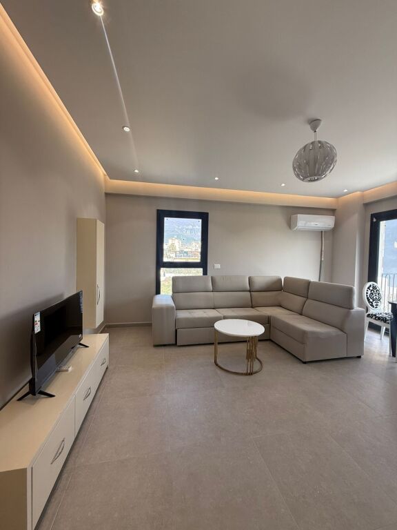 Apartament 2+1 me qera ne Porcelan