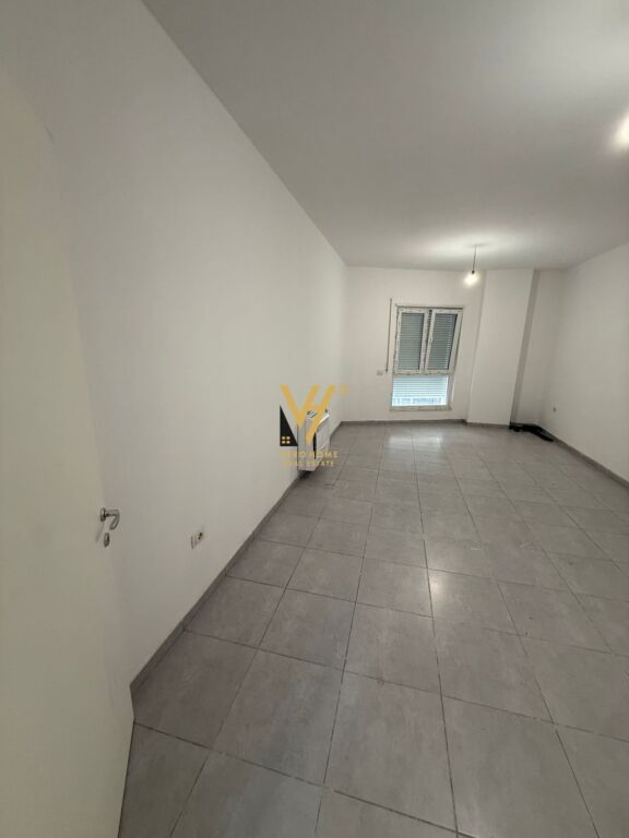 UFFICIO 100 M2 IN AFFITTO IN VIA BOGDANEVE 70.000 LEKE