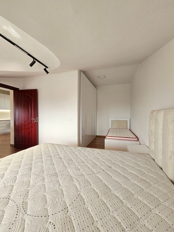 Farkë Prima volta in affitto Apt 1+1 (+ Balcone) 100% Nuovo a 5 min da Tegu, con vista fantastica sul lago di Farka.📍 (Residenza Doros)