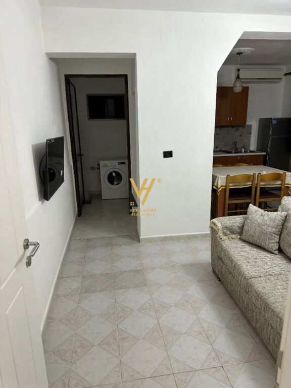 JEPET GARSONIERE ME QIRA TE KOMUNA E PARISIT 450 EURO
