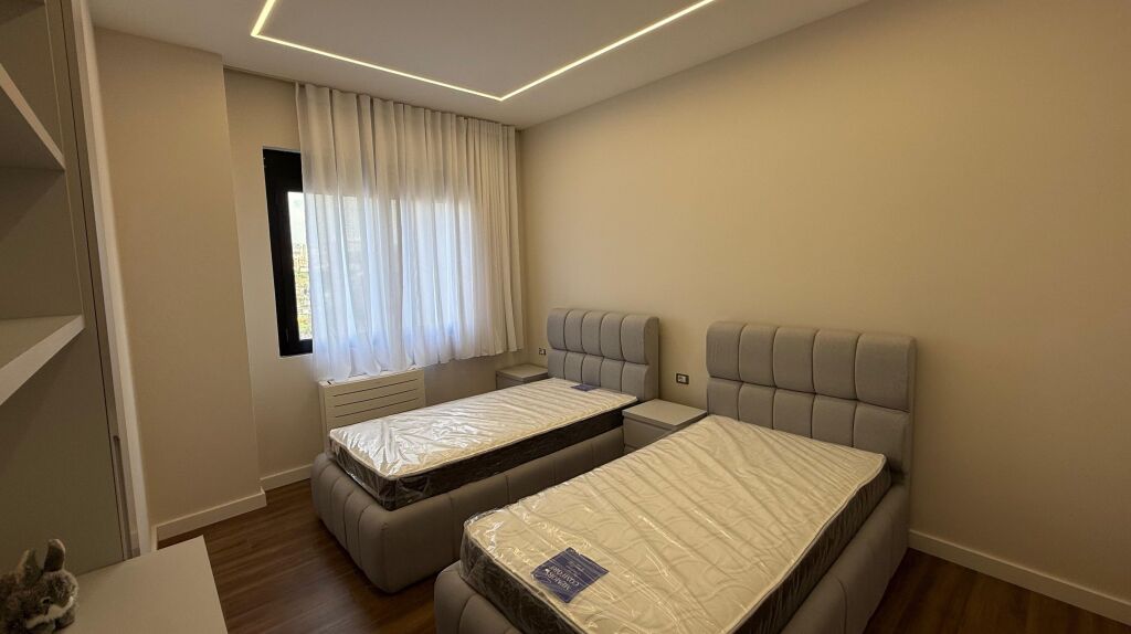 🏡 Affittasi appartamento 2+1+2 con 2 posti auto – Kodra e Diellit