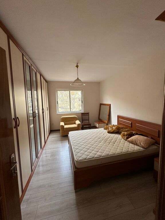 Apartament 2+1 me qera ne Ali Dem tek shkolla 1 Maj