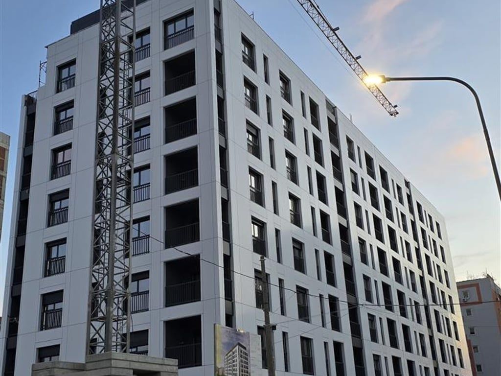 VENDESI APPARTAMENTO 3+1+2 –📍 Nuovo Boulevard (Inizio), 🏢Residenza Elbavo