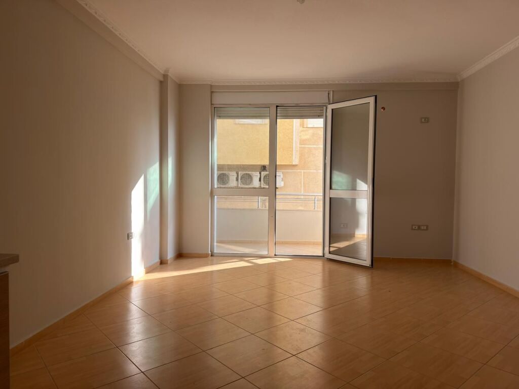 Occasione Te kalaja 1+1 con garage 120.000
