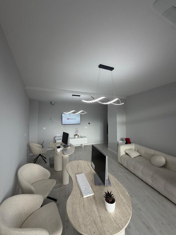 ✨Ufficio in Affitto | 📍Lake View Residences, Via dei Kosovari