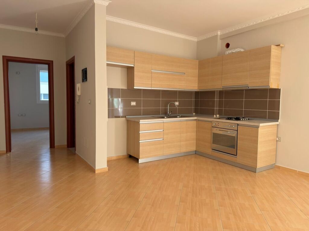 Occasione Te kalaja 1+1 con garage 120.000