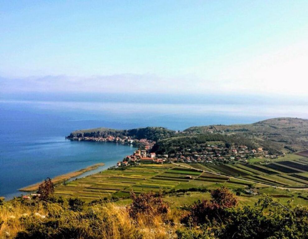 Tokë per Shitje ne Lin Pogradec, me sip.2000 m2.