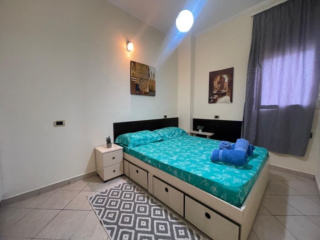 Appartamento 1+1 in affitto in via 5 maggio (40.000 lek)
