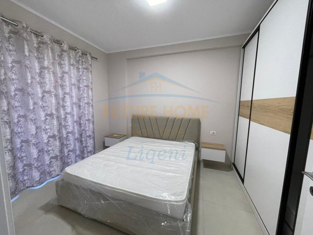 Affitto, Appartamento 1+1+Posto Auto, Complesso Univers City, Tirana.