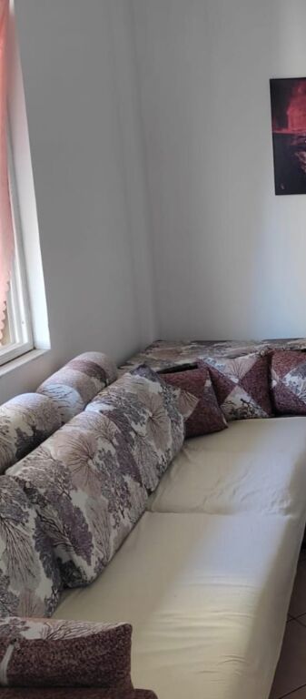 APARTAMENT 1+1. 30000 LEKE.RRUGA 5 MAJI
