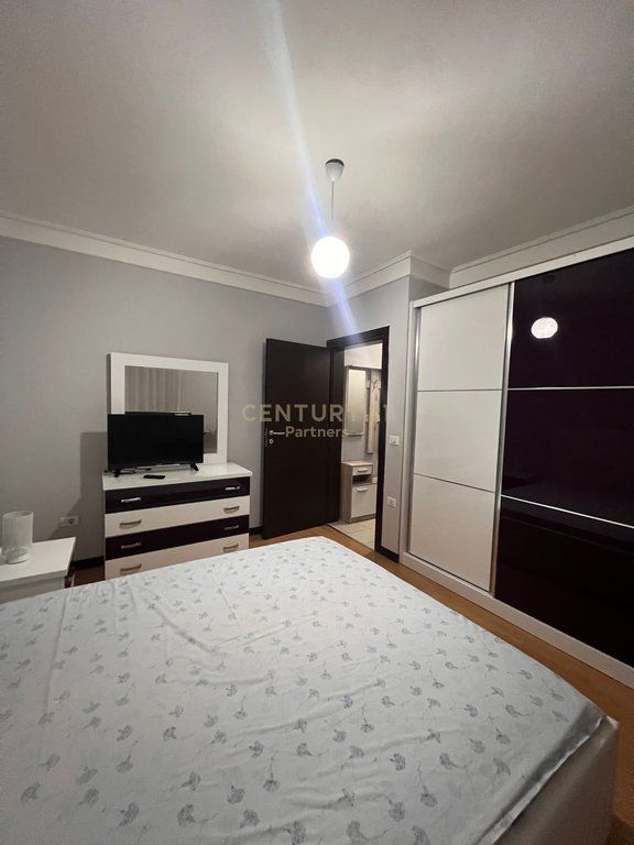 APARTAMENT 1+1 ME POST PARKIMI ME QIRA TEK KOMPLEKSI DELIJORGJI 700 € /Muaj