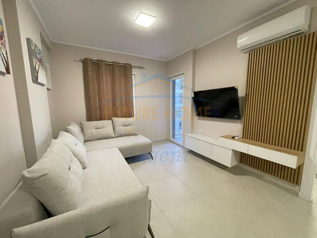 Affitto, Appartamento 1+1+Posto Auto, Complesso Univers City, Tirana.