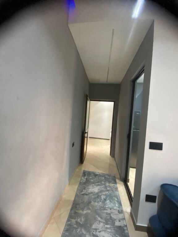 Apartment for rent in a private house – near the school “Sarina 2002” (at Treshi), Tirana. 🏠 Typology: 3+1  📍 Floor: first  The apartment is fully furnished and equipped with modern household appliances, with energy class A++ / A+++.  ✅ Each room equipped with air conditioning  ✅ Spacious and functional environment  ✅ Suitable for families or long-term stay  🔒 The premises are monitored with security cameras from outside  🚗 Spacious yard with automatic gate, parking for 1–2 cars  💰 Price: 450 € / month  🚘 Parking included