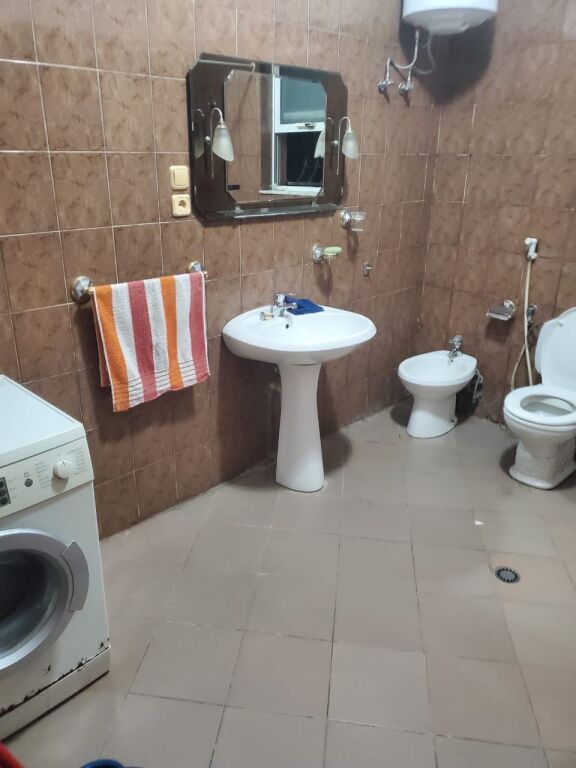 2+1,i mobiluar rruga stavri themeli,ish parku,450 mije leke
