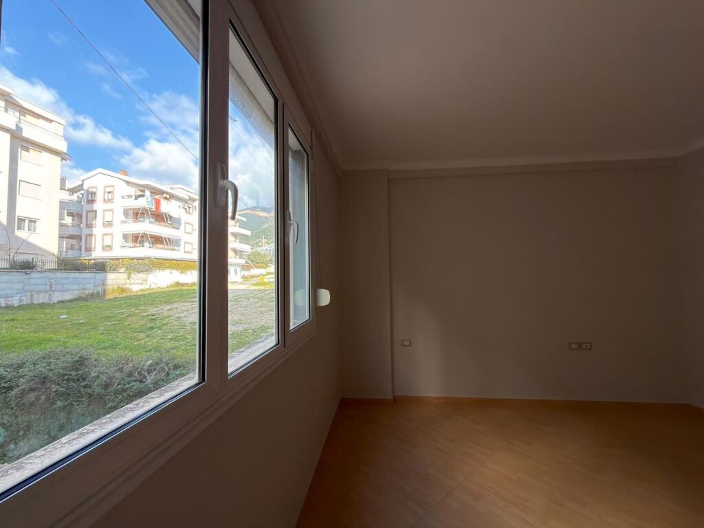 Occasione Te kalaja 1+1 con garage 120.000