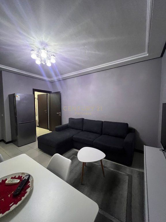 APARTAMENT 1+1 ME POST PARKIMI ME QIRA TEK KOMPLEKSI DELIJORGJI 700 € /Muaj