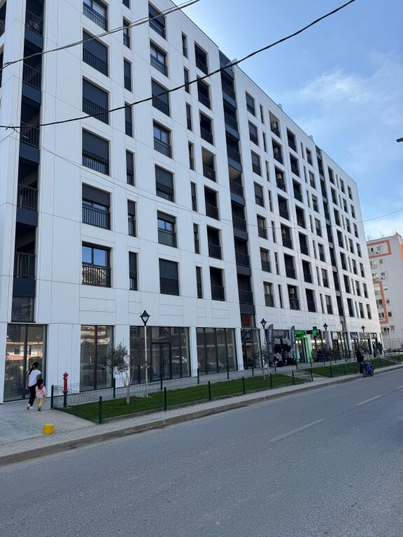 VENDESI APPARTAMENTO 3+1+2 –📍 Nuovo Boulevard (Inizio), 🏢Residenza Elbavo