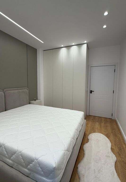 Shitet Apartament 1+1