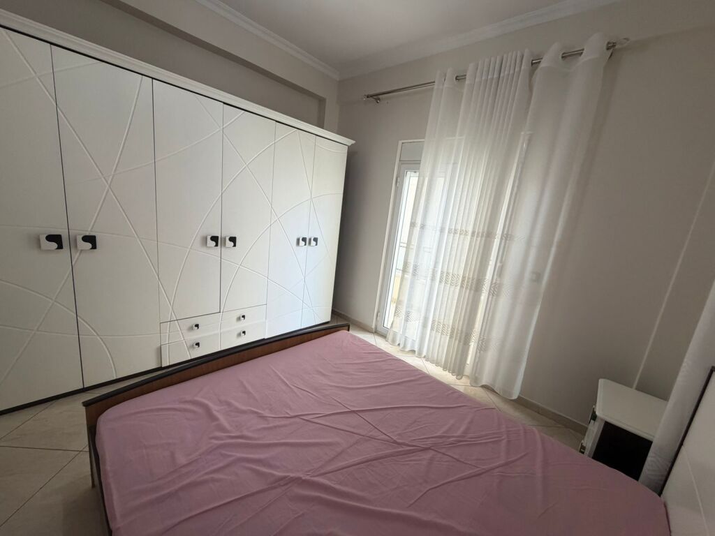 Jepet me qera apartament 1+1+ballkon te vilat amerikane