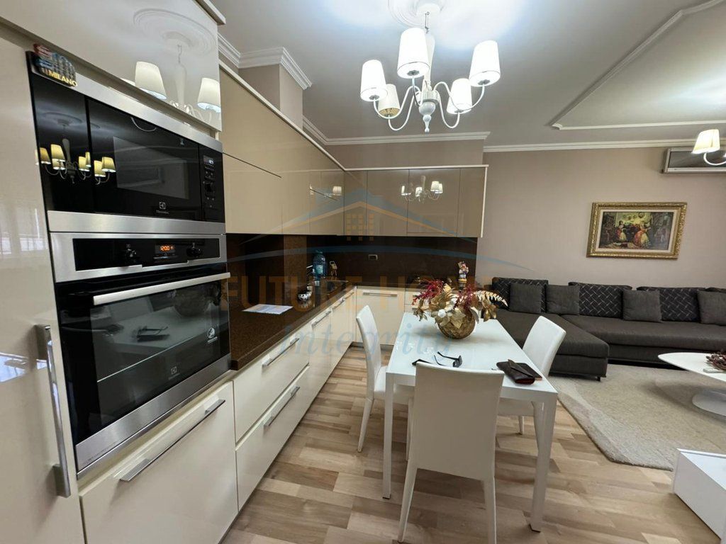 Rent, Apartment 2+1, Former Electric Market, Tirana.