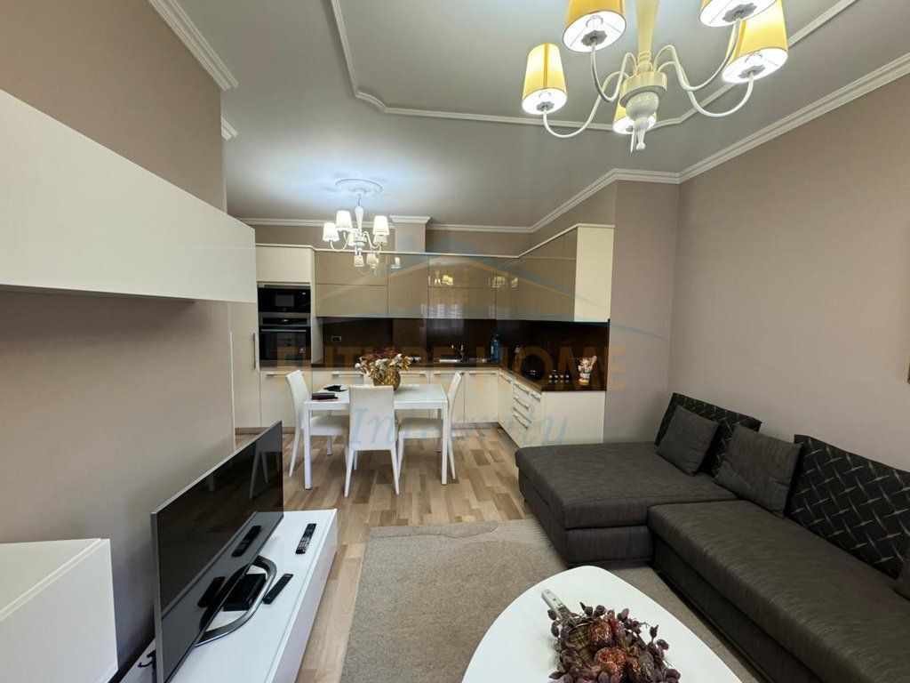 Rent, Apartment 2+1, Former Electric Market, Tirana.
