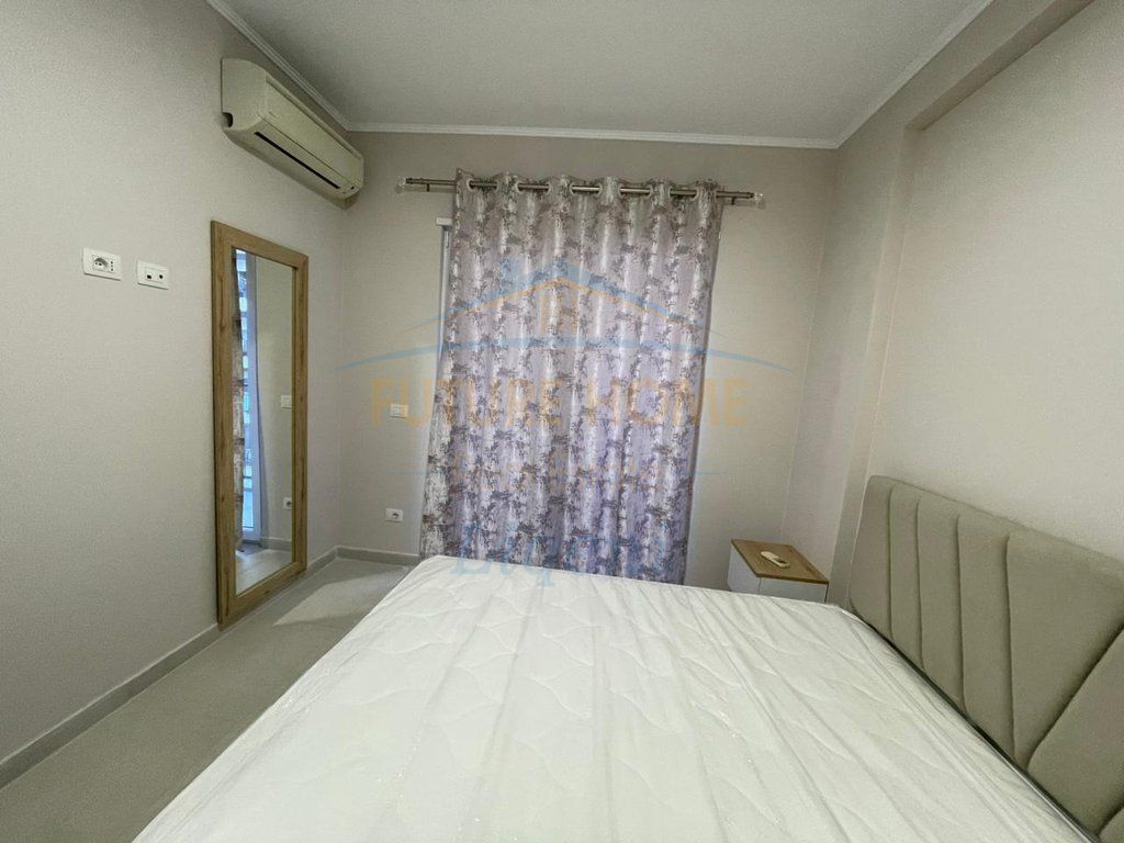 Affitto, Appartamento 1+1+Posto Auto, Complesso Univers City, Tirana.