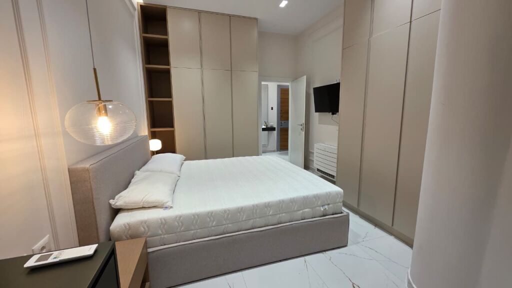 Apartament 1+1 per qira tek Rruga e Durrësit plus post