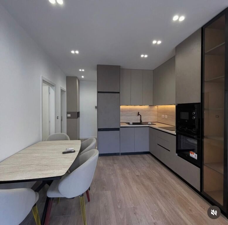🏡 Jepet me qira apartament 2+1 📍Zogu i Zi 💶 Çmimi: 900 € / muaj