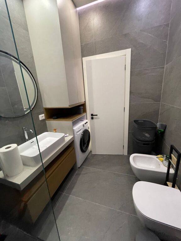 🏙️ Ekskluzive – Apartament Luksoz 1+1 me Qira