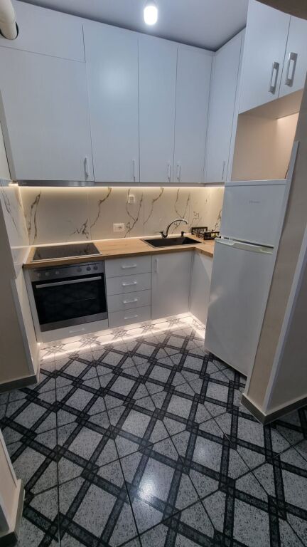 Appartamento 1+1 in affitto, via Irfan Tomini, 450 Euro