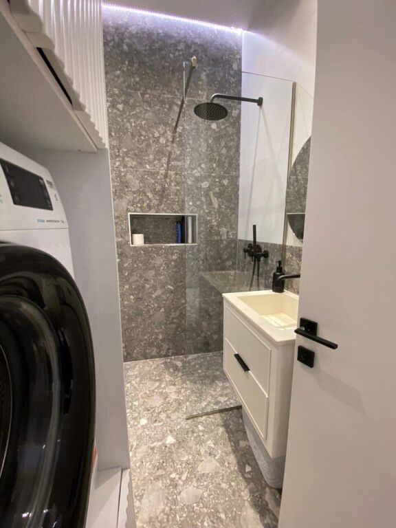 Super Appartamento in vendita diviso in 2 monolocali 290.000 euro Radhime Vlore