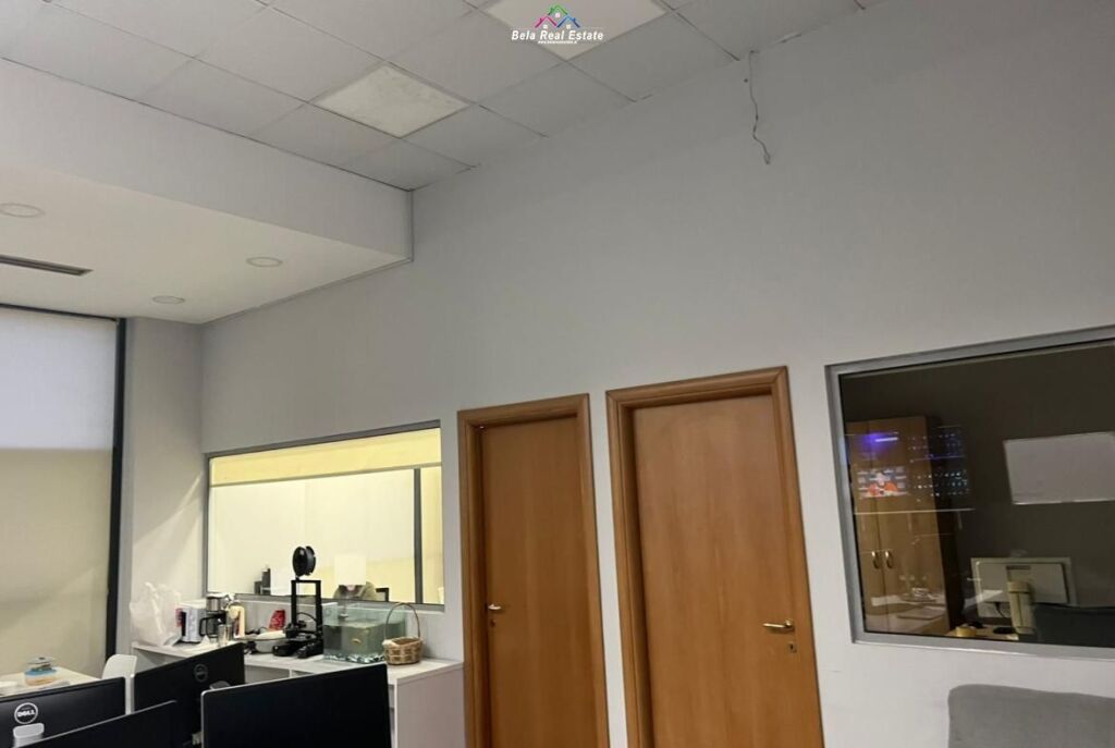 Office for Rent at the Commune of Paris (ID BZ2508) Tirana.