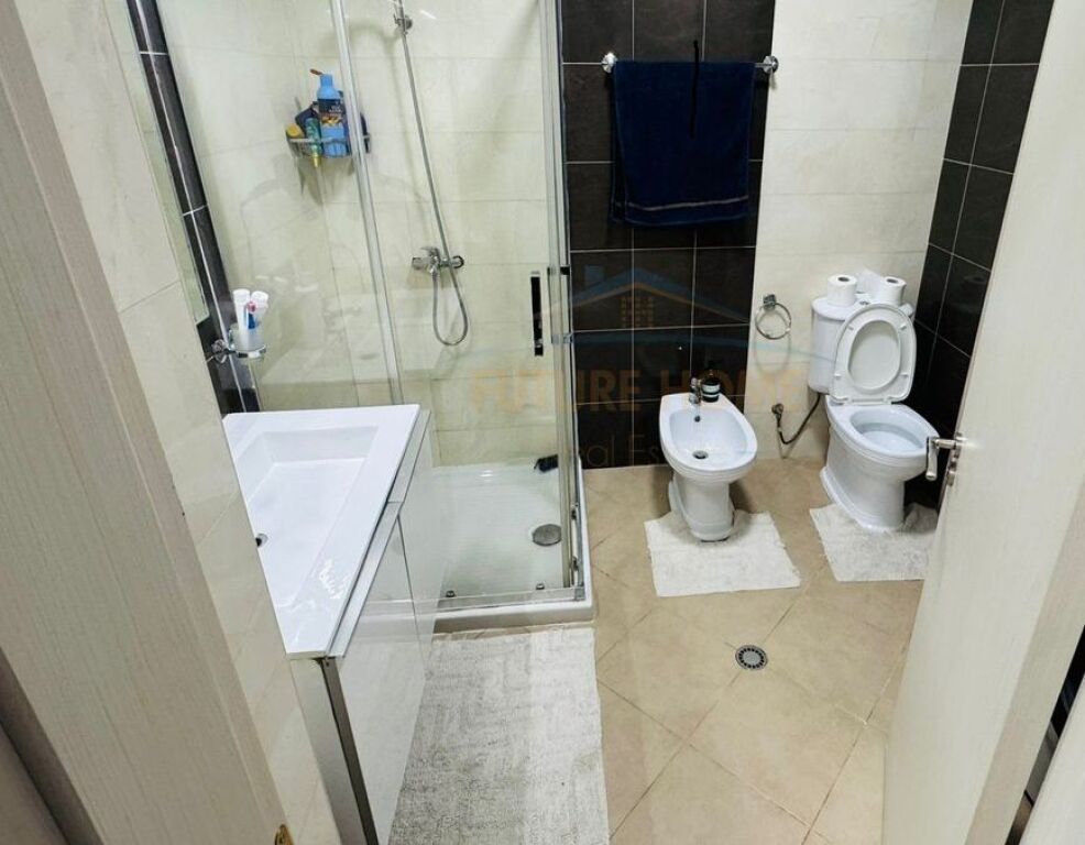 SHITET APARTAMENT 1+1 (I KONVERTUESHEM NE 2+1) RRUGA ALBANOPOLI