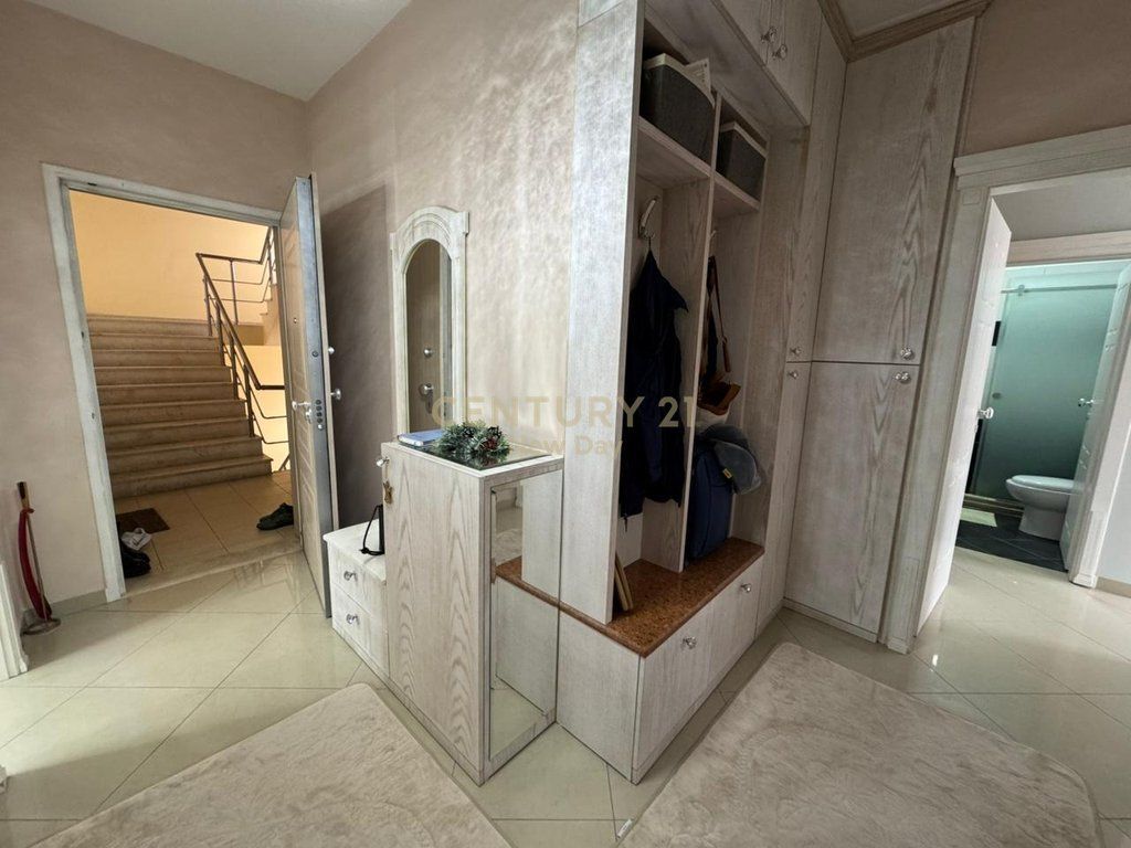 Appartamento 2+1+2 In Vendita presso l'ex Distretto di Polizia, Durrës - 145.000€ | 86 m²