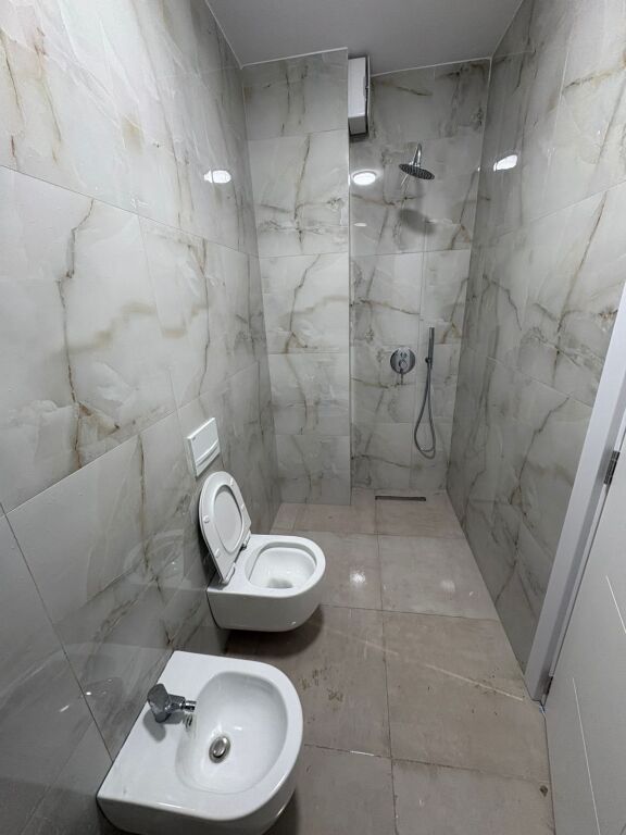 1+1,luxury furnished,at the E88 complex,laprake,500 thousand leke