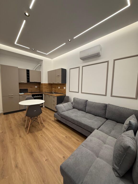 🏠IN AFFITTO Appartamento 1+1+balcone 📍Residenza Kadiu, Ali Dem🛋️Arredamento nuovo e moderno, mai abitato prima💶500€/mese
