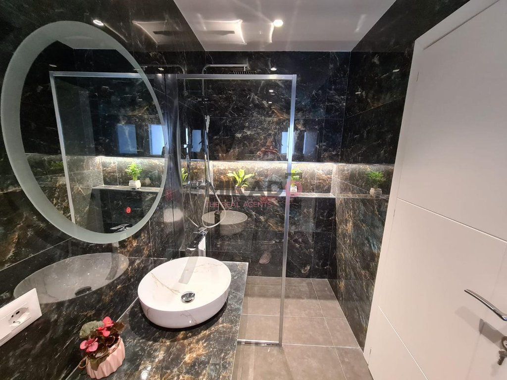 Jepet me Qira Apartament 1+1 tek Rruga e Kosovareve, prane Hotel Dinasty!