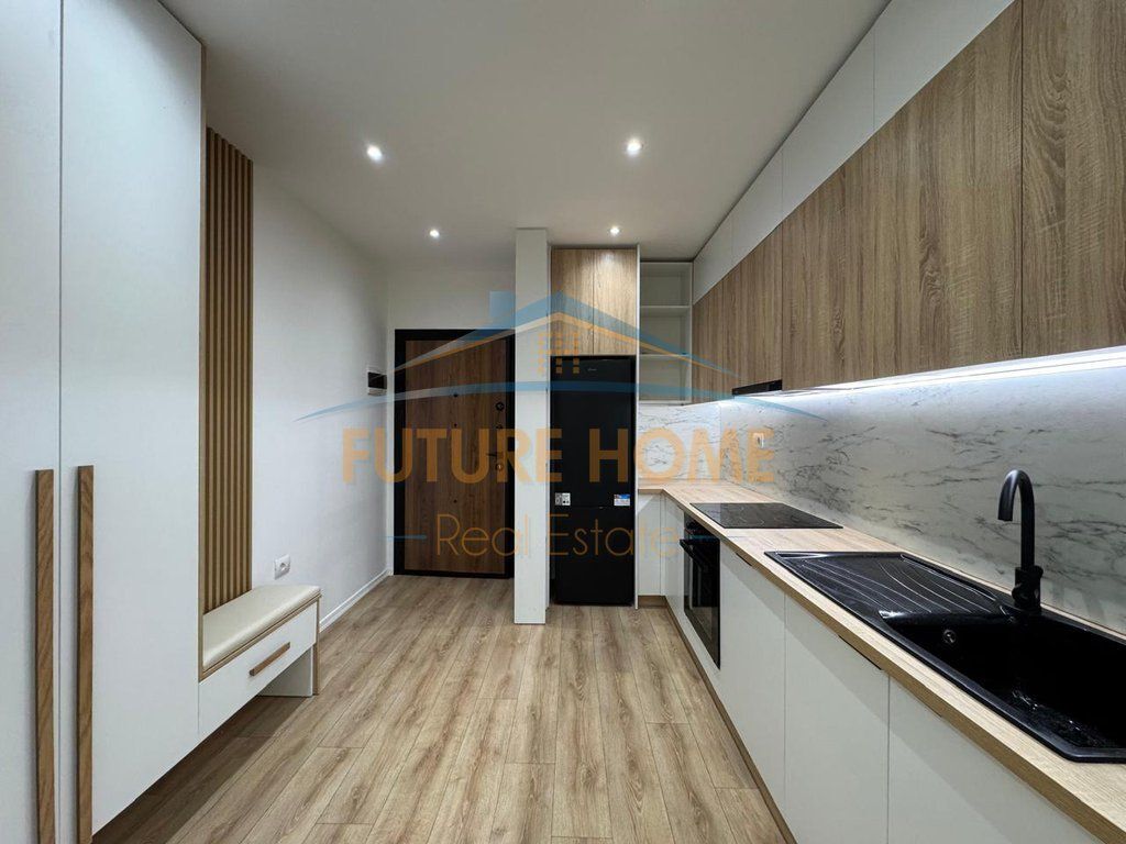 Shitet, Apartament 1+1, Rruga Fortuzi