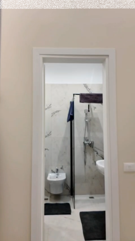 Apartament 2+1, Mine Peza!