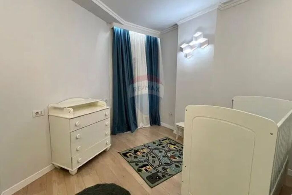 Apartment 3+1+2 parking spaces for rent, near Eleonore!