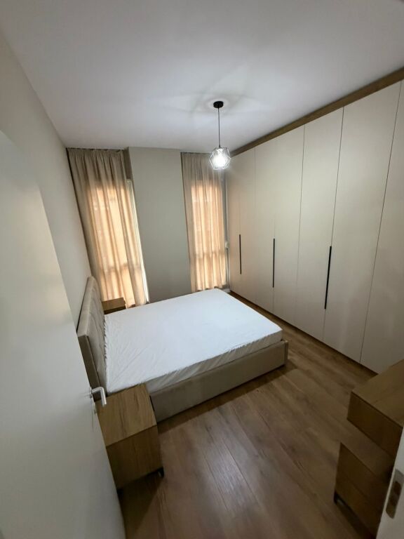 1+1 for rent, Univers city