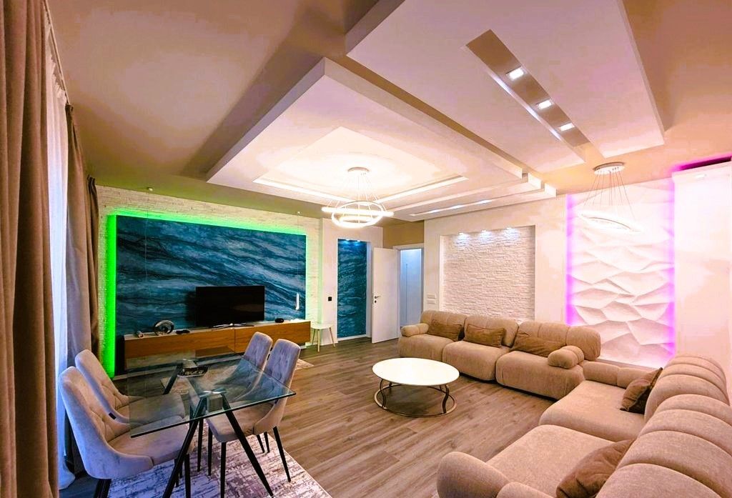 LUXURY APARTMENT 2+1+PARKING SPACE NEAR FLORA CAFE !